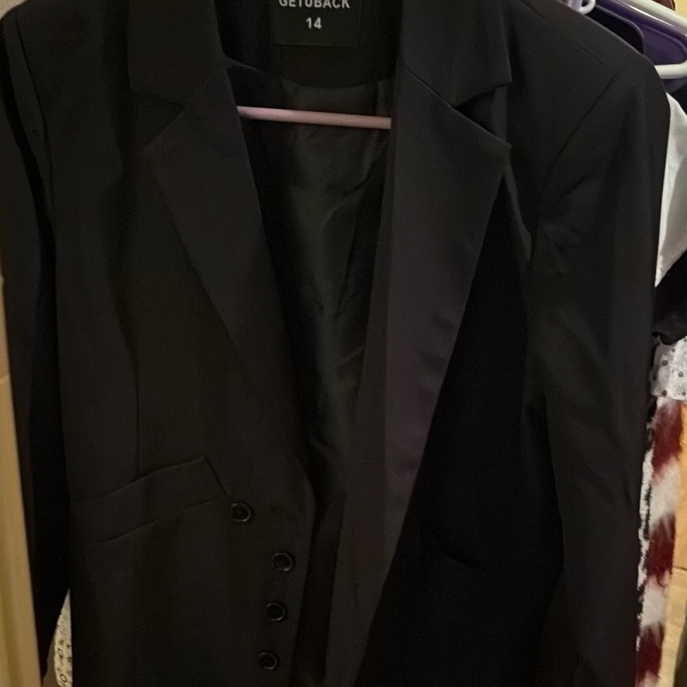 Elegant Black Blazer with Button Details